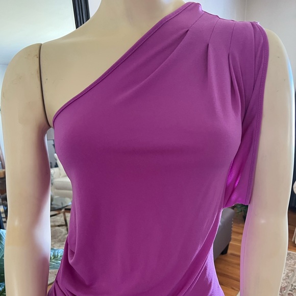 Express One Fuchsia Shoulder Top - Picture 3 of 9